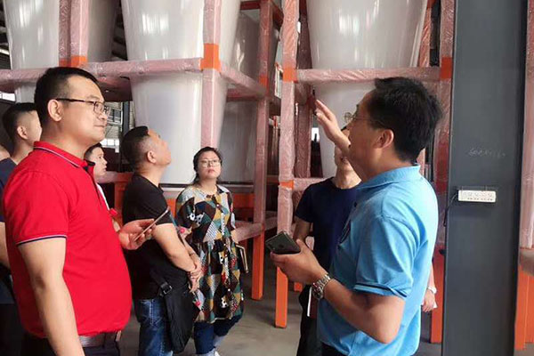 鋁型材噴涂設(shè)備廠家